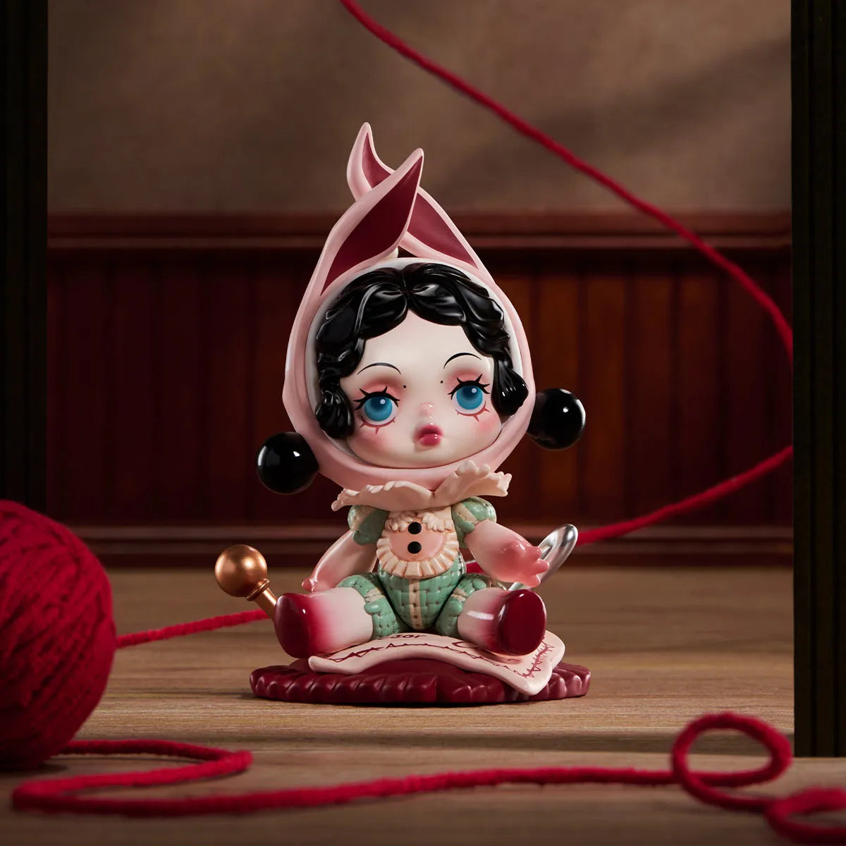 The Attic of Oddities Series Figurea